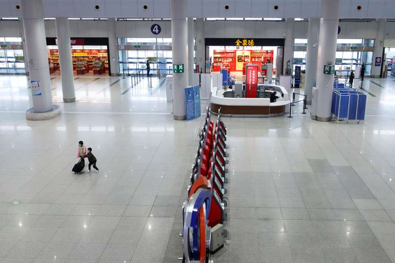 Saguão vazio no aeroporto internacional de Pequim, China 
09/03/2020
REUTERS/Thomas Peter