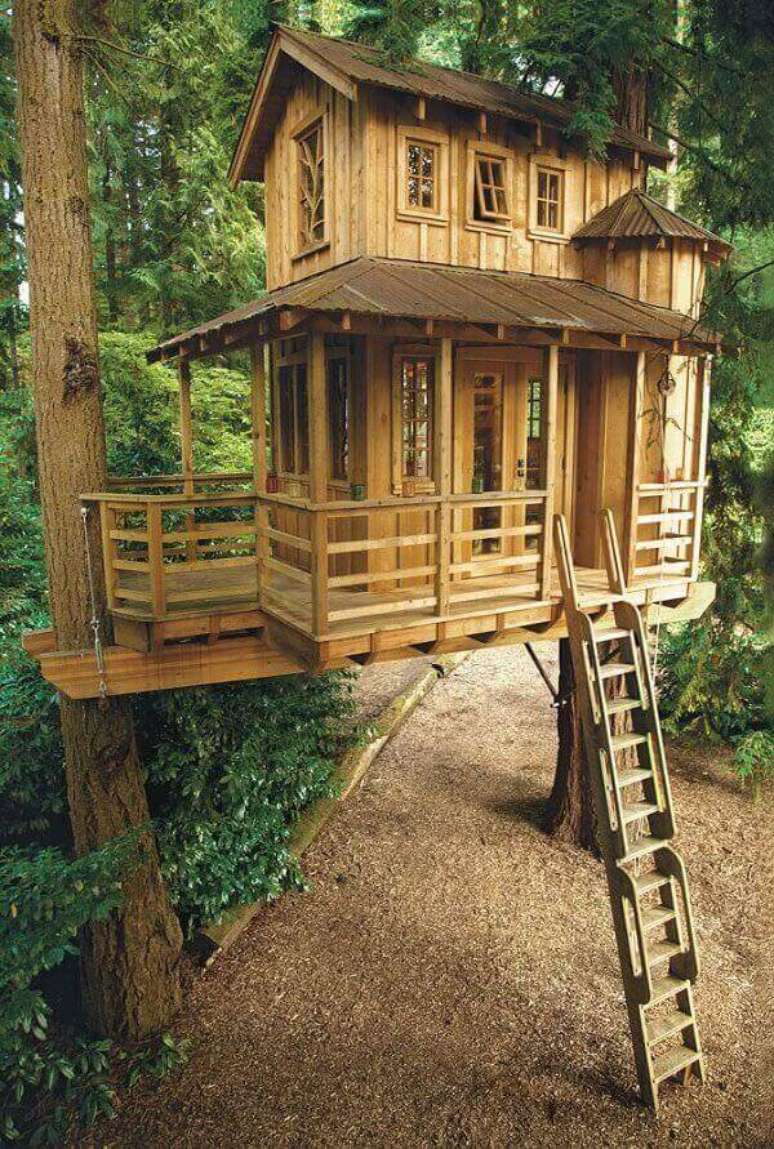 18. Modelo de casa na árvore com dois andares. Fonte: Pinterest