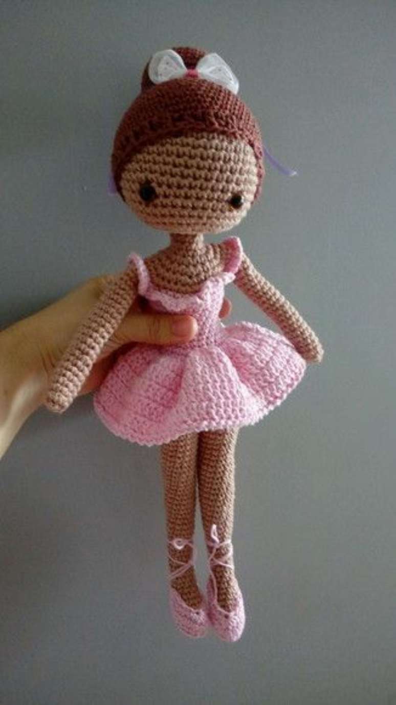 29. Um ch&aacute; de beb&ecirc; ficar&aacute; ainda mais completo com uma lembrancinha de amigurumi. Foto: Elo7