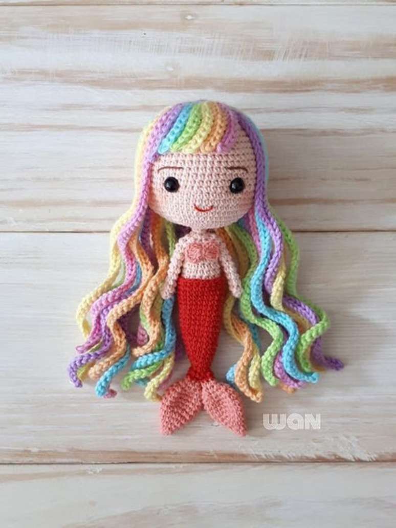 84. Muitas sereias de amigurumi brincam com as cores. Foto: Revista Artesanato