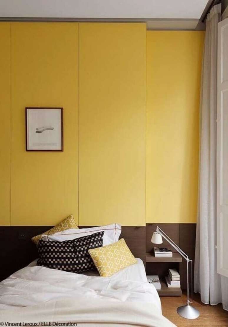 21. Decoração para quarto de solteiro amarelo planejado – Foto: Pinterest