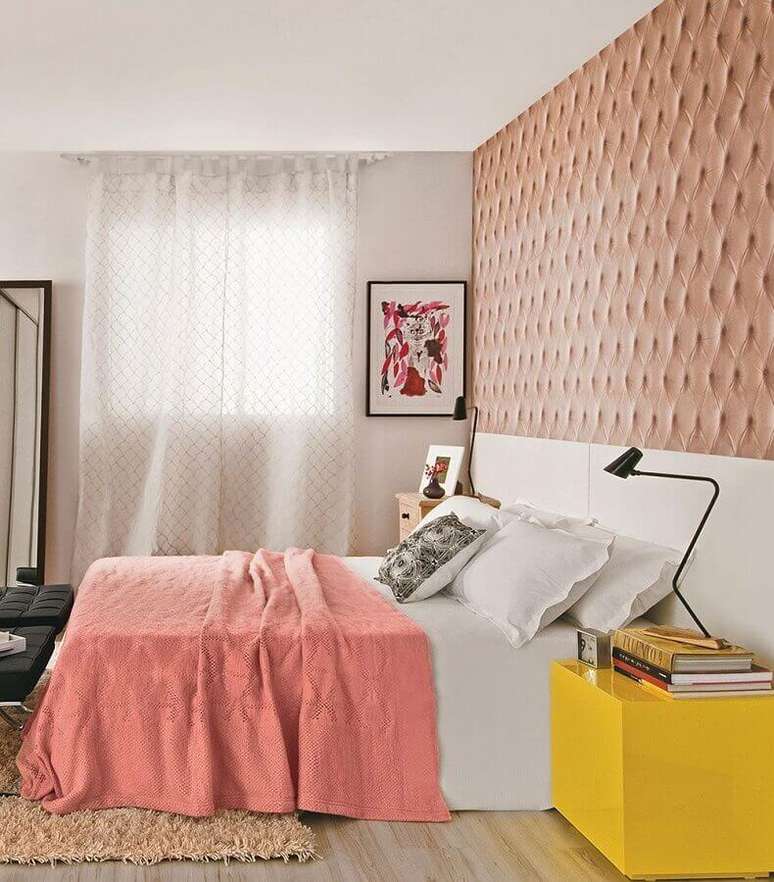 22. A cabeceira personalizada fez toda a diferença na decoração do quarto de menina amarelo – Foto: Marques Arq & Design