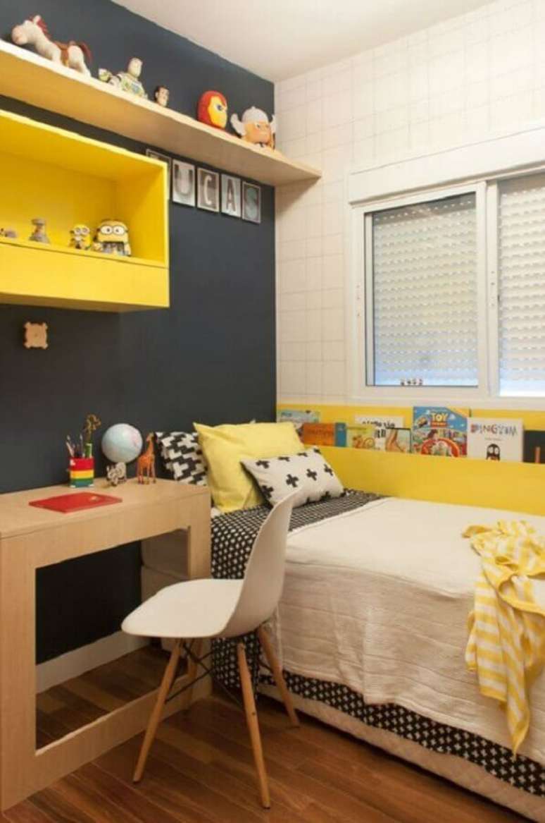 24. Decora&ccedil;&atilde;o simples para quarto amarelo e preto de solteiro &ndash; Foto: Casar &Eacute;&hellip;