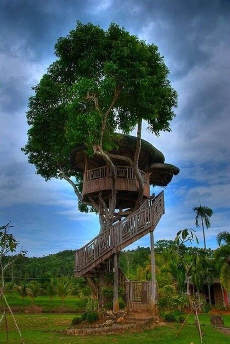 45. É possível construir uma casa na árvore compacta. Fonte: Pinterest