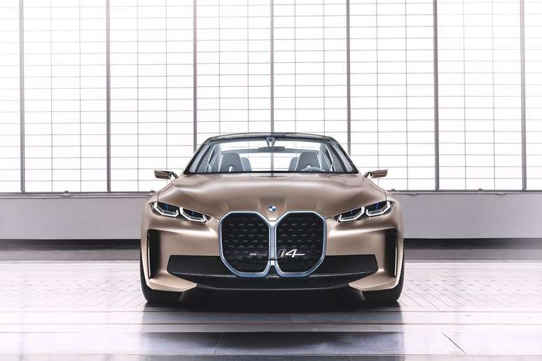 O BMW i4 Concept antecipa e vai além dos conceitos que virão com o novíssimo i4, em 2021.