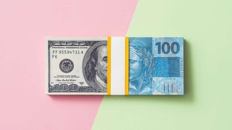 Nervosismo dos mercados tamb&eacute;m se refletiu no d&oacute;lar: depois de bater R$ 5, moeda americana fechou cotada a R$ 4,78