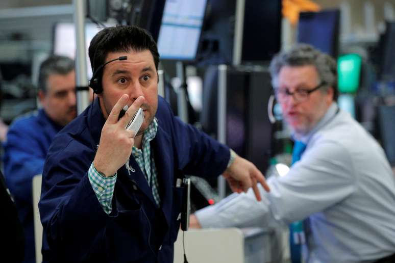 Operadores trabalham na Bolsa de Nova York, EUA
12/03/2020
REUTERS/Brendan McDermid