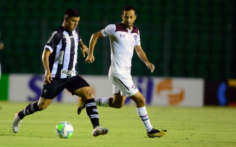 Nenê não conseguiu repetir as boas atuações recentes (Foto: Eduardo Valente/Lancepress!)