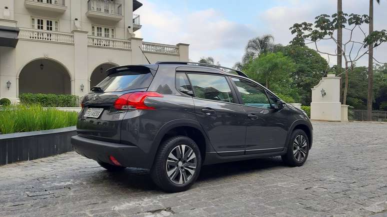 O 2008 tem o aspecto de uma perua, mas o porta-malas s&oacute; tem 355 litros.