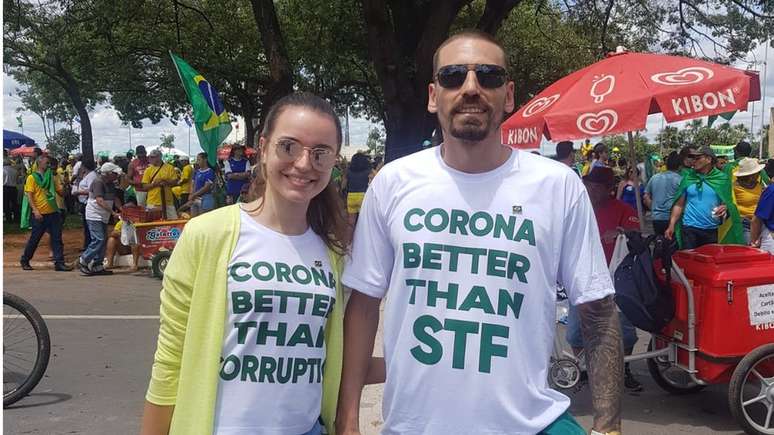 Manifestantes ignoram risco de contrair coronavírus para participar de protestos