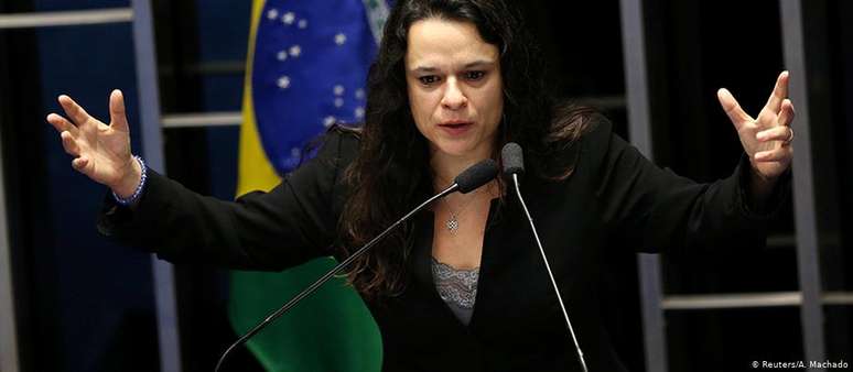 Deputada chegou a ser cotada em 2018 para ser candidata a vice de Bolsonaro.