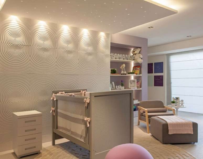 23. A cer&acirc;mica para quarto de beb&ecirc; imprime um toque cl&aacute;ssico no c&ocirc;modo. Fonte: Pinterest