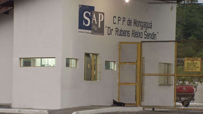 Detentos se rebelam em presídios de SP e fazem fuga em massa