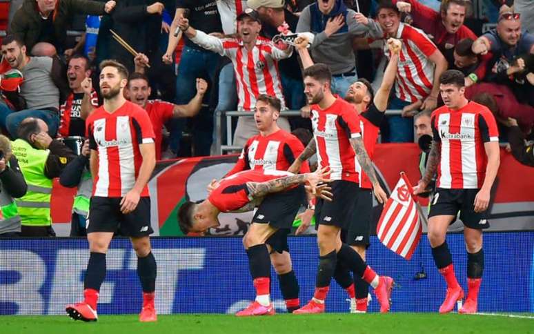 Athletic Bilbao tinha previsto treinamento para os próximos dias (Foto: ANDER GILLENEA / AFP)