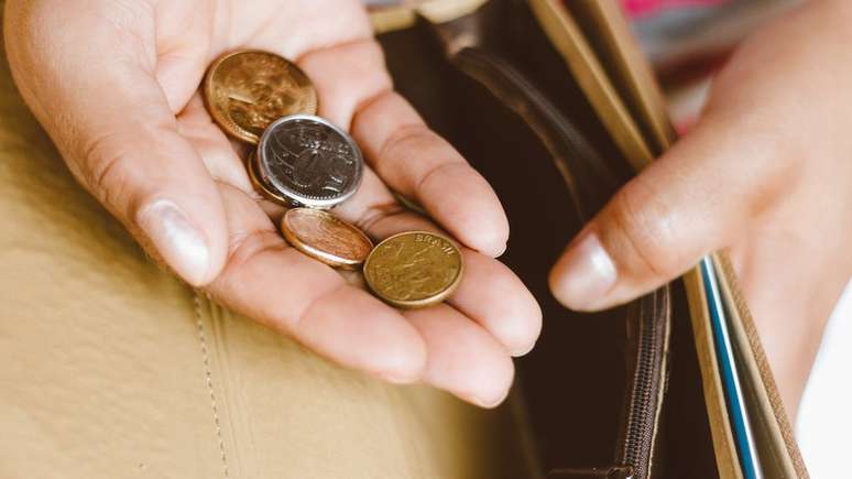 Apenas tr&ecirc;s dias depois do an&uacute;ncio do pacote econ&ocirc;mico, um dentista de Campos (RJ) tirou a pr&oacute;pria vida, com um tiro no ouvido