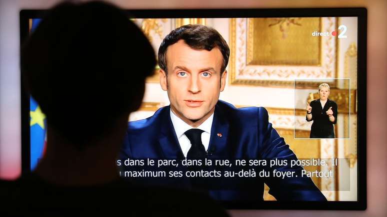 Pronunciamento de Macron na televisão francesa foi visto como positivo pelos brasileiros na internet