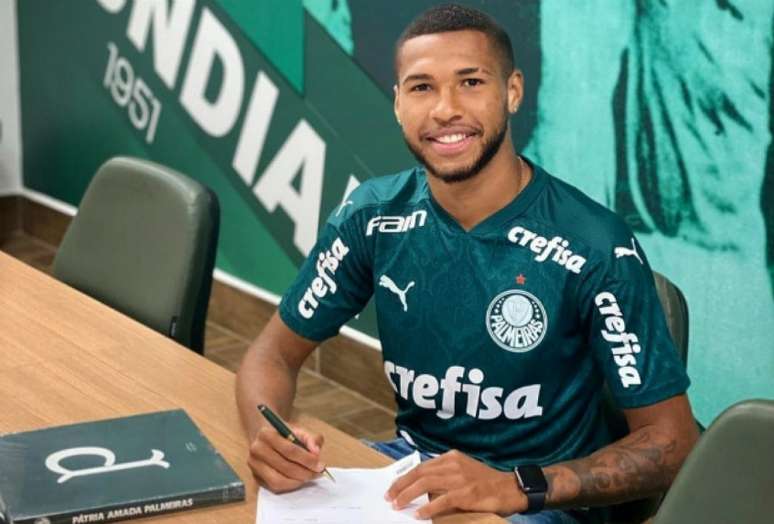 O atacante Wesley assinou um novo contrato com o Palmeiras, agora com duração até o final de 2024 (Divulgação)