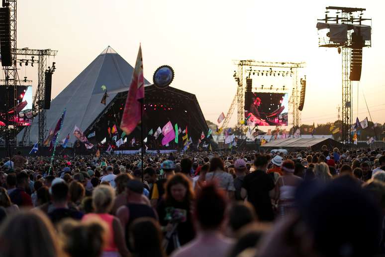 Por-do-sol atr&aacute;s do palco Pyramid durante Festival de Glastonbury em Somerset, Reino Unido
28/06/2019
REUTERS/Henry Nicholls