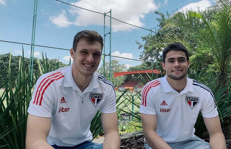 Lucas Perri e Júnior renovaram seus contratos com o São Paulo (Foto: Reprodução/Érico Leonan/saopaulofc.net)
