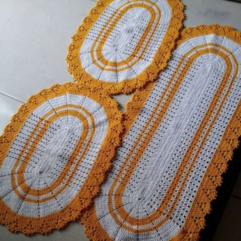 96. Mais lindos exemplos de tapete de croch&ecirc; para cozinha oval. Foto: Tua Casa