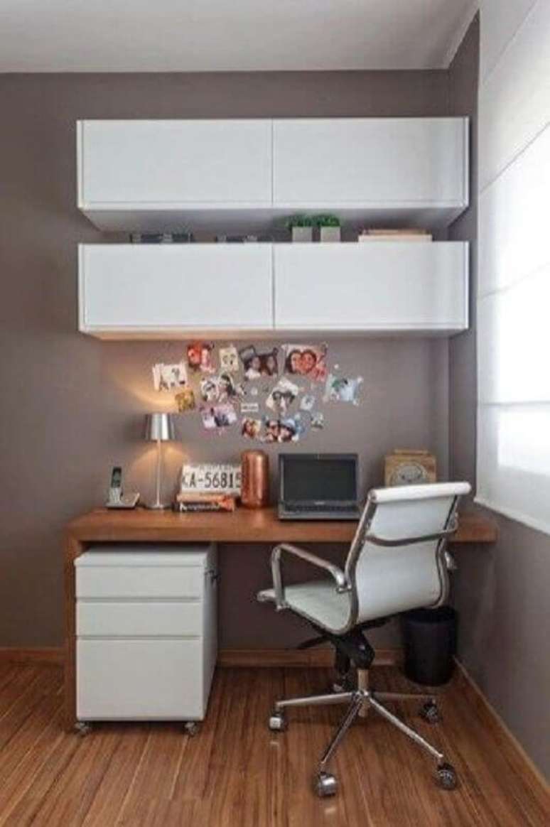 15. Utilize armários que ajudem a organizar home office e manter sua estação de trabalho sempre em ordem – Foto: Webcomunica