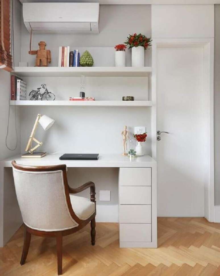 65. Ideia de home office pequeno com decoração clean – Foto: Pinterest