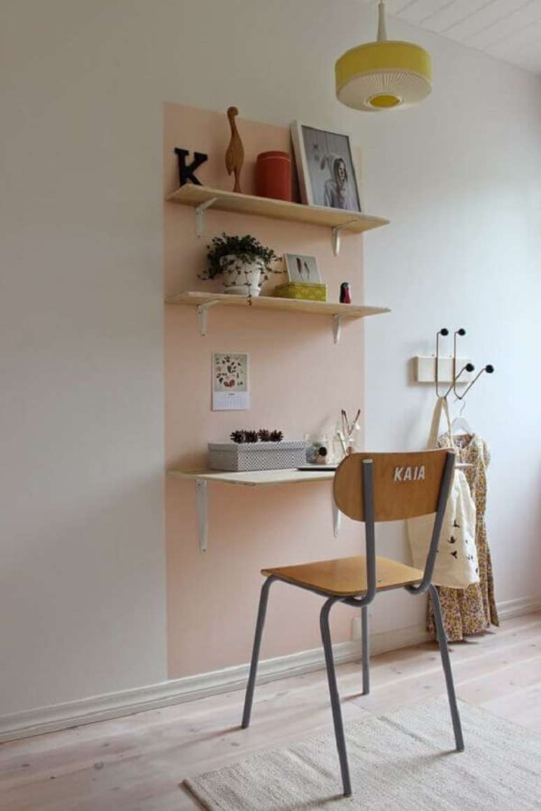 68. Ideia para home office simples – Foto: Lili in Wonderland