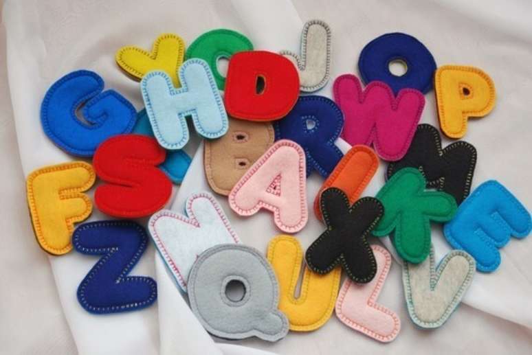 71. Moldes de letras feltro e colorido &ndash; Via: Pinterest