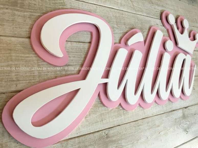 80. Moldes de letras cursivas para decorar casa – Via: Pinterest