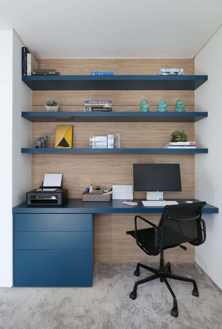 83. Móveis planejados são ótimas escolhas para o home office pequeno – Foto: Start Arquitetura