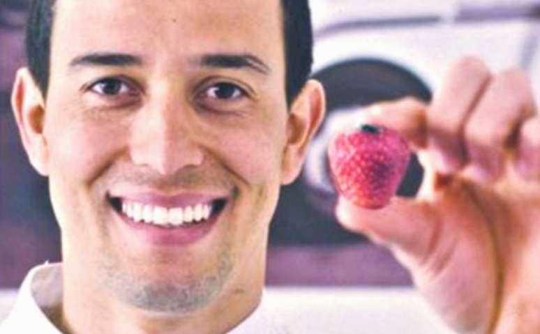 O chef brasileiro teria se relacionado em sigilo com Gugu por 8 anos