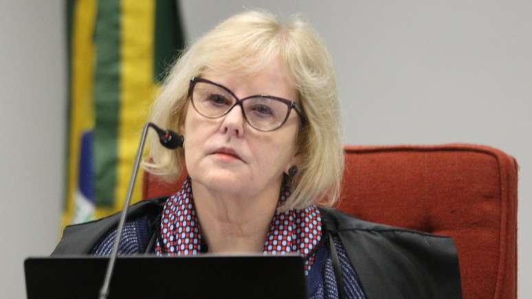 Presidente do TSE, Rosa Weber diz que caberia ao Congresso decidir sobre eventual adiamento das eleições