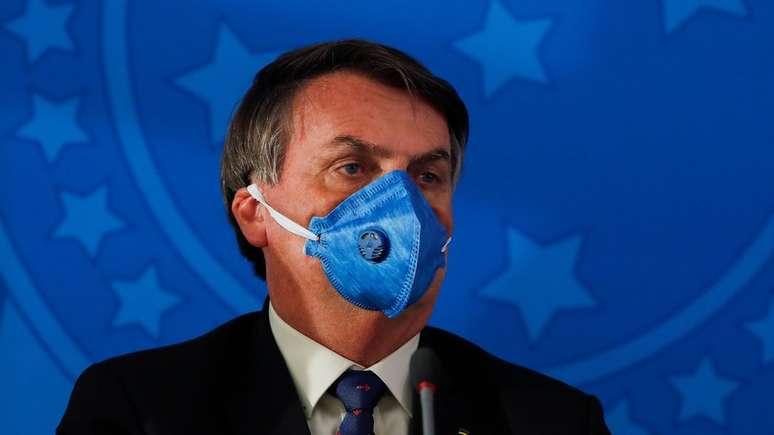 'Queremos evitar uma histeria porque o problema econômico agrava a questão do coronavírus', afirmou Bolsonaro nesta sexta-feira (20)