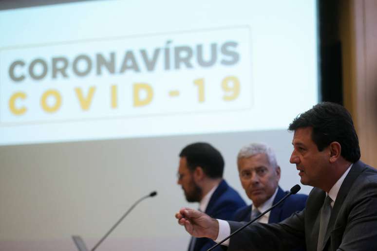 O ministro da Saúde, Luiz Henrique Mandetta, durante entrevista à imprensa para falar sobre o novo coronavírus no Brasil.