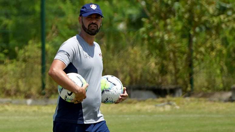 Maurício Dulac em um treinamento no CT Carlos Castilho (Foto: Mailson Santana/Fluminense)