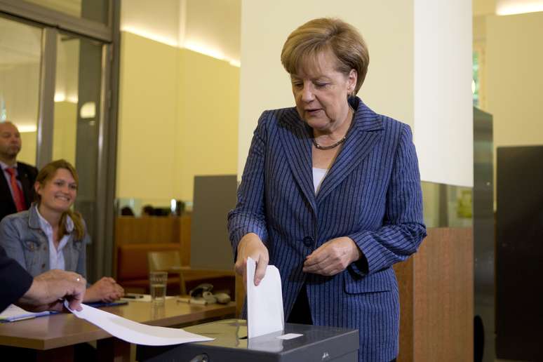 Angela Merkel começa quarentena por coronavírus