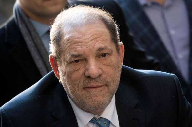 Weinstein testou positivo para o novo coronavírus dentro de presídio e está em isolamento