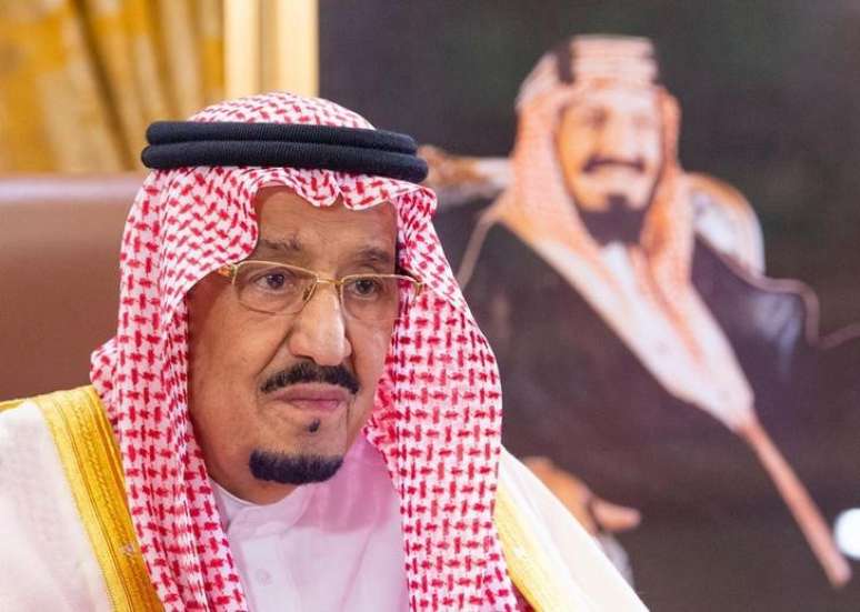 Rei Salman, da Arábia Saudita, em Riad
19/03/2020
 Bandar Algaloud/Cortesia da Corte Real Saudita/Divulgação via REUTERS