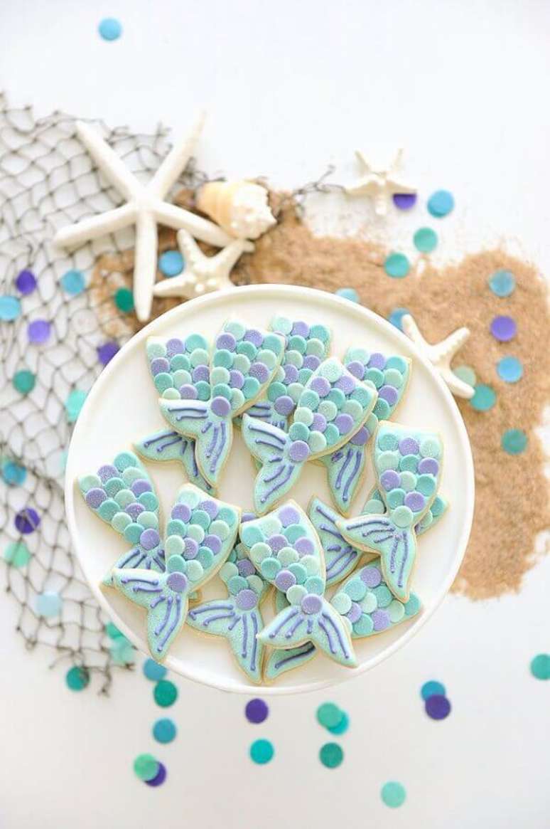 14. Biscoitos personalizados em formato de cauda para decoração de festa infantil sereia – Foto: We Share Ideas