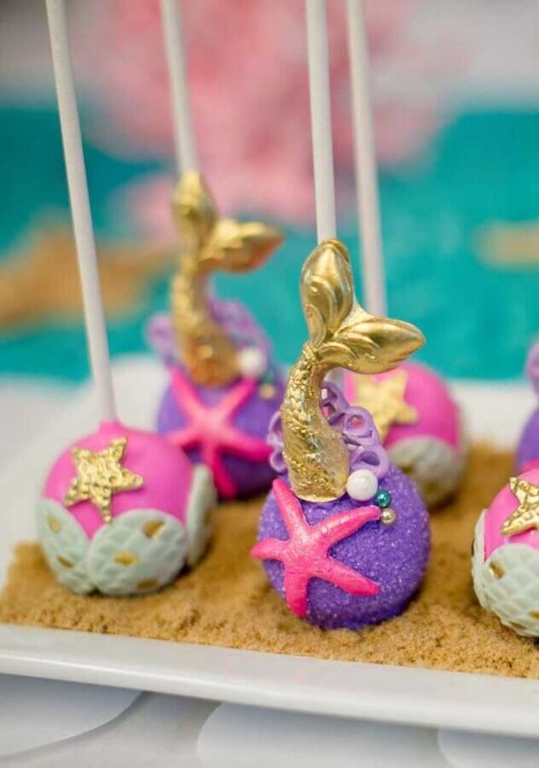7. Invista em doces personalizados para a decoração de festa sereia – Foto: Pinterest