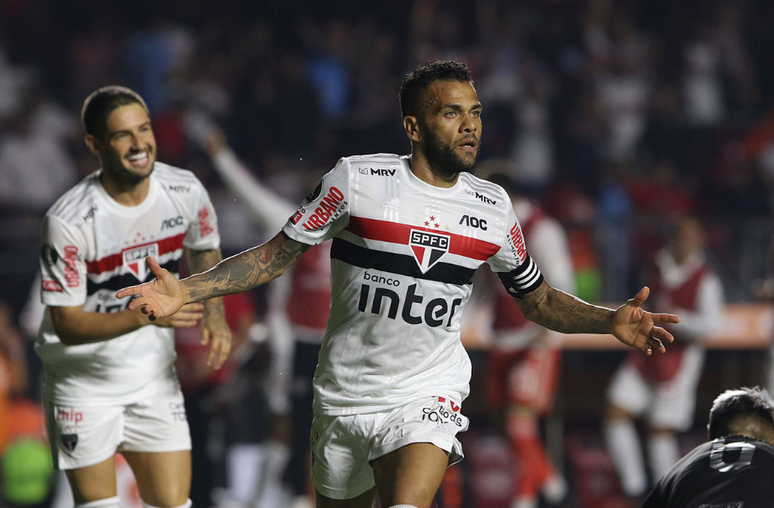 Daniel Alves já marcou sete gols com a camisa do São Paulo (Foto: Divulgação/São Paulo)