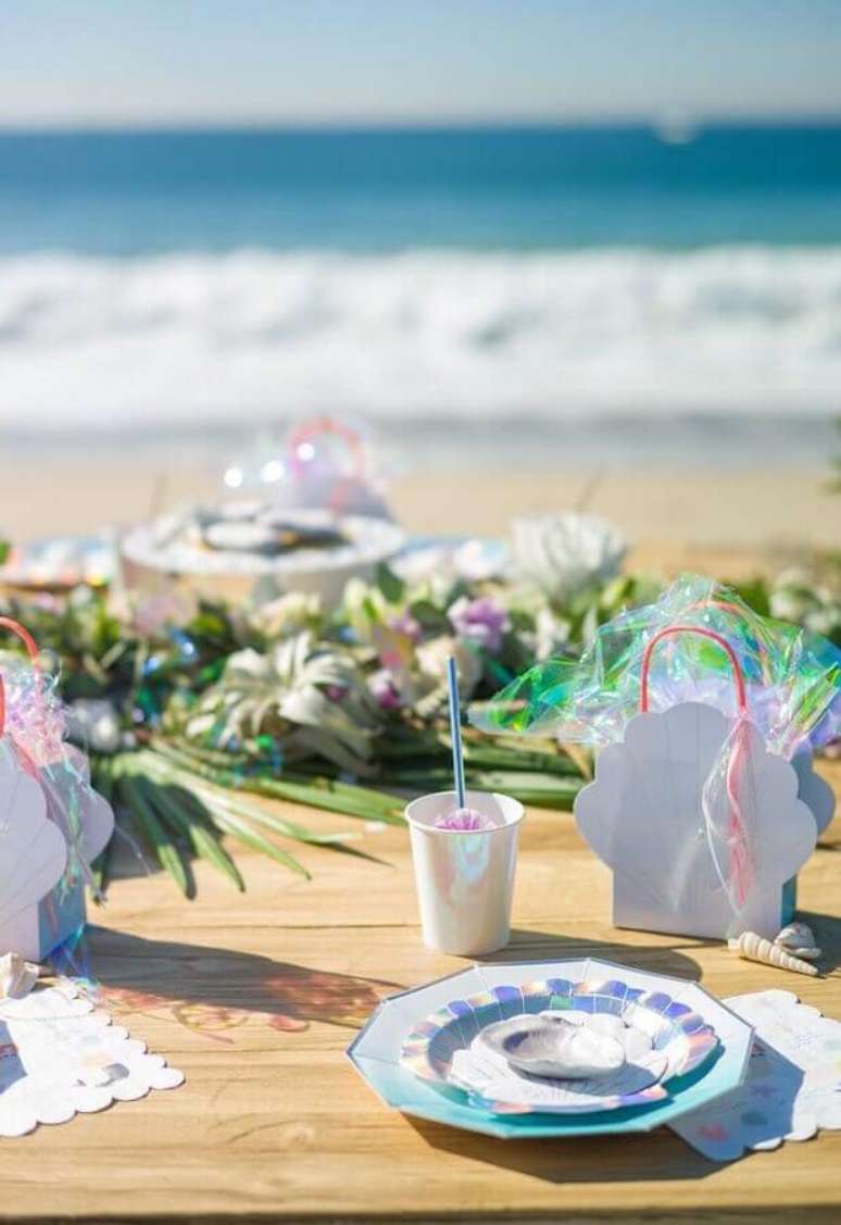35. Decoração festa sereia na praia – Foto: Papo Glamour