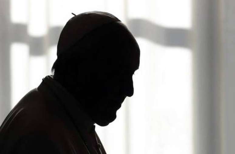 Papa tem celebrado suas missas por streaming por causa do isolamento
