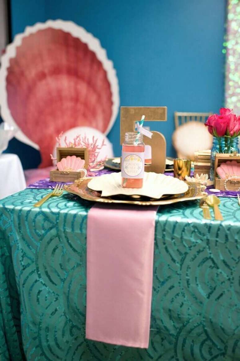 54. Ideias de decora&ccedil;&atilde;o para mesa de convidados para festa pequena sereia &ndash; Foto: Pinterest