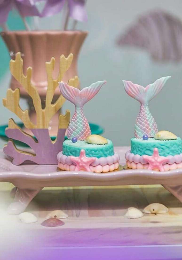 60. Lindos doces personalizados para festa infantil sereia – Foto: Cake Ideas