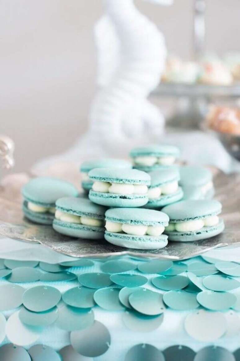 62. Macarons em verde &aacute;gua para doces de festa sereia &ndash; Foto: A Minha Festinha