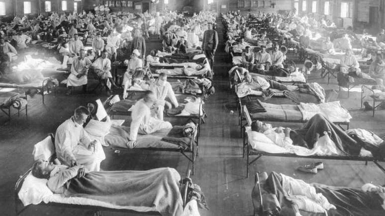 A maior pandemia da história recente foi a de gripe espanhola, com mais de 20 milhões de mortes no mundo entre 1918 e 1920