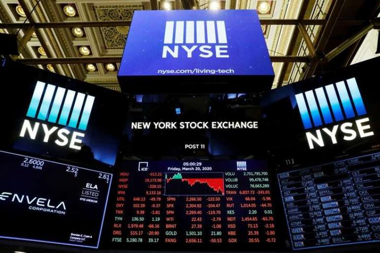 Tela de cotações na Bolsa de Nova York. 20/03/2020. REUTERS/Lucas Jackson