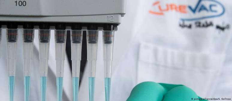 Primeiros testes de vacina para covid-19 podem começar dentro de alguns meses