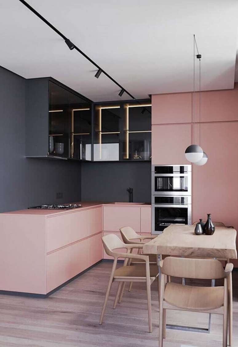 19. Cozinhas modernas decoradas com armários planejados em preto e rosa – Foto: Pinterest